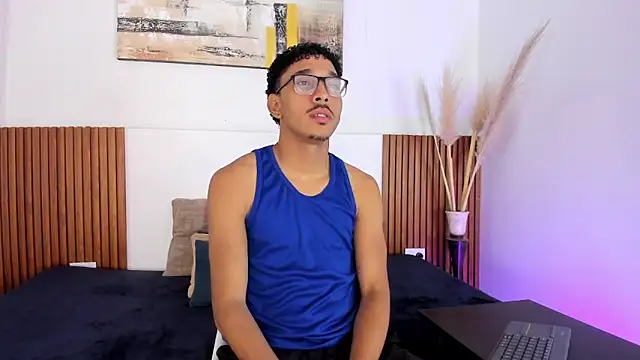 Julian Dark  online show from February 2026 03:35:02 AM