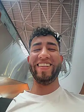 liam bronw online show from April 2026 09:05:01 PM