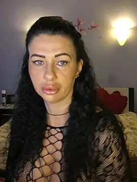 IRISWHITE17 online show from June 2026 03:07:01 AM