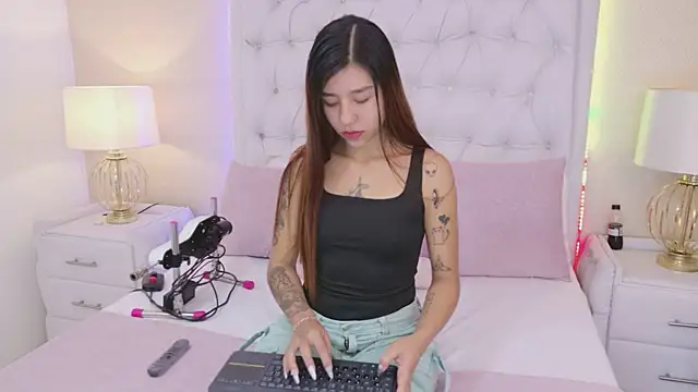 VioletFroost online show from January 2026 12:12:02 PM