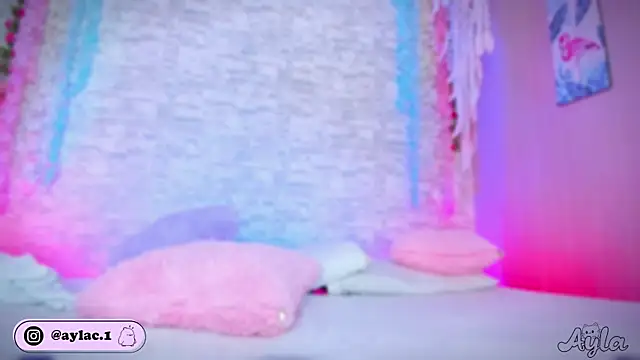 ayla lux online show from March 2026 04:47:02 AM