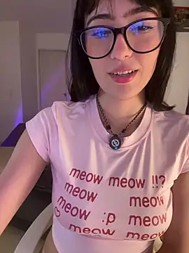 HinaSweet online show from April 2026 12:45:01 AM