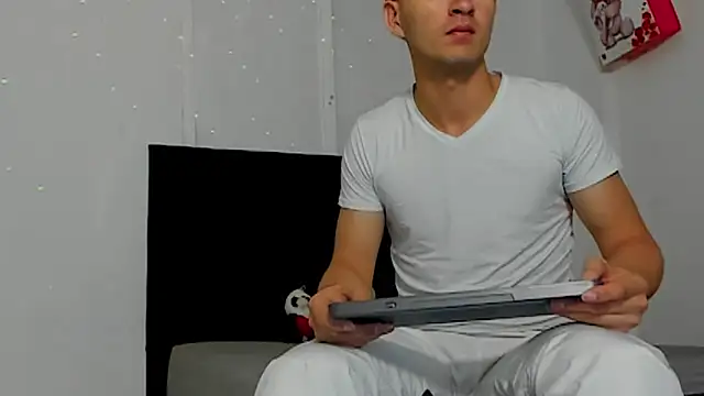 camilo model online show from May 2026 02:32:01 AM