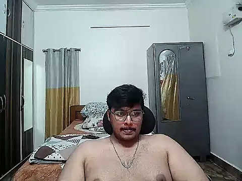 Snapshot of maxi23932 chatting on May 2026 10:22:01 AM maxi23932 online show from May 2026 10:22:01 AM