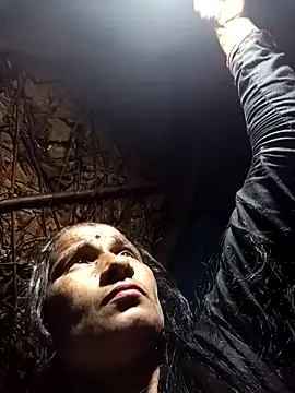 Hot bhi38 online show from April 2026 09:00:02 PM