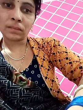 Snapshot of Hot_ree85 chatting on February 2026 02:25:01 PM Hot ree85 online show from February 2026 02:25:01 PM