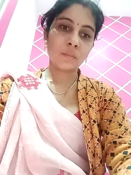 Snapshot of Hot_ree85 chatting on February 2026 05:49:01 AM Hot ree85 online show from February 2026 05:49:01 AM