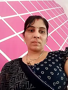 Snapshot of Hot_ree85 chatting on February 2026 10:37:02 AM Hot ree85 online show from February 2026 10:37:02 AM