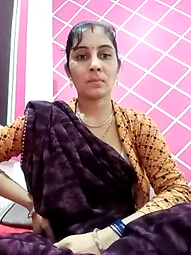 Snapshot of Hot_ree85 chatting on February 2026 04:45:01 AM Hot ree85 online show from February 2026 04:45:01 AM