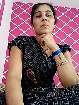 Snapshot of Hot_ree85 chatting on February 2026 06:46:01 AM Hot ree85 online show from February 2026 06:46:01 AM