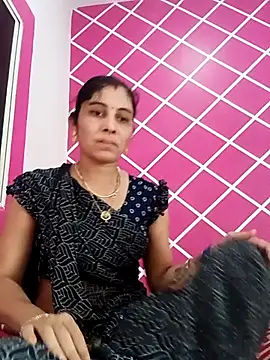 Snapshot of Hot_ree85 chatting on February 2026 05:38:02 AM Hot ree85 online show from February 2026 05:38:02 AM