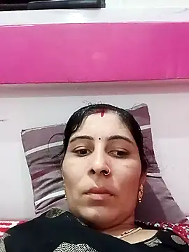 Snapshot of Hot_ree85 chatting on February 2026 04:31:02 AM Hot ree85 online show from February 2026 04:31:02 AM