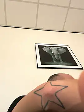 Snapshot of Majestik1 chatting on January 2026 02:12:01 PM Majestik1 online show from January 2026 02:12:01 PM