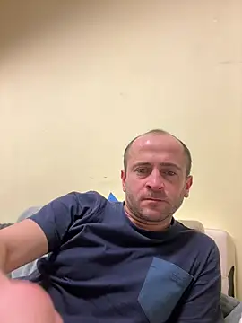 Majestik1 online show from February 2026 12:12:02 PM