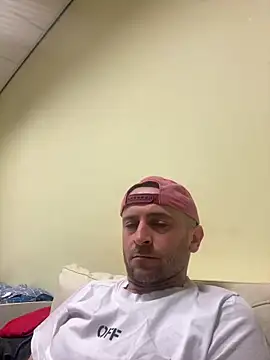 Majestik1 online show from April 2026 11:04:01 AM