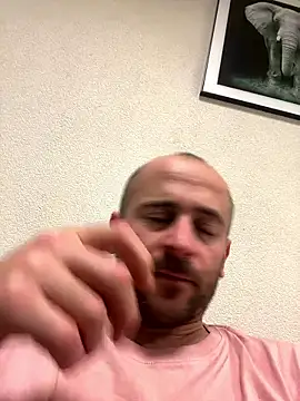 Snapshot of Majestik1 chatting on January 2026 11:22:01 PM Majestik1 online show from January 2026 11:22:01 PM