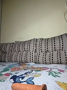 Snapshot of Larissinha015 chatting on March 2026 01:21:02 AM Larissinha015 online show from March 2026 01:21:02 AM