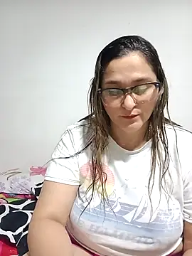 natalliecoopers online show from March 2026 11:43:02 PM