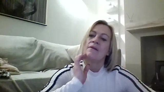 Snapshot of Milfshake227 chatting on March 2026 12:10:02 AM Milfshake227 online show from March 2026 12:10:02 AM