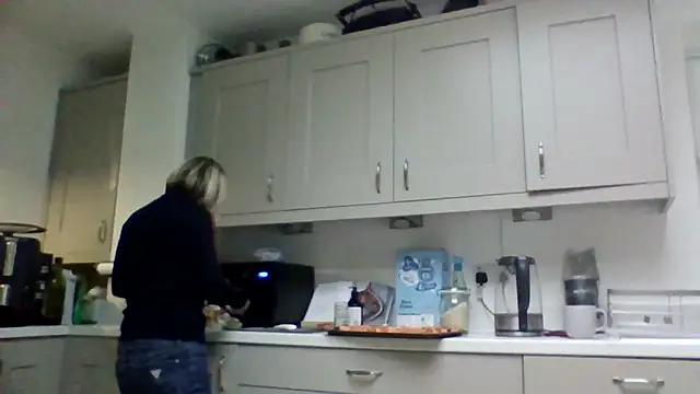 Milfshake227 online show from March 2026 05:27:01 PM