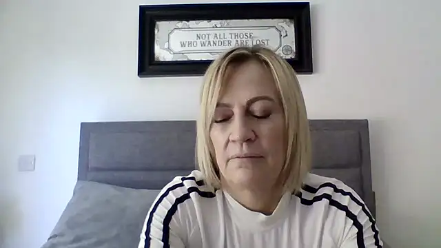 Milfshake227 online show from March 2026 01:38:02 PM