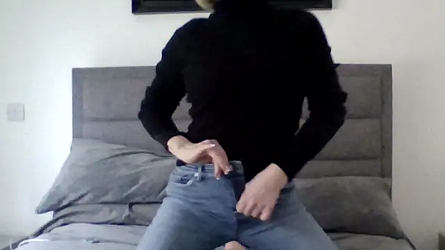 Milfshake227 online show from March 2026 05:44:02 PM