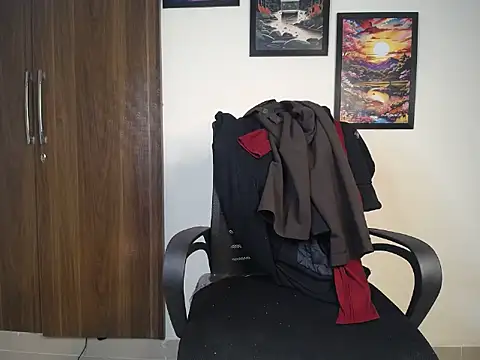 Snapshot of Loving_crush69 chatting on February 2026 06:35:02 AM Loving crush69 online show from February 2026 06:35:02 AM