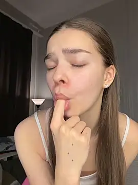 SkylineBliss online show from March 2026 02:06:02 AM