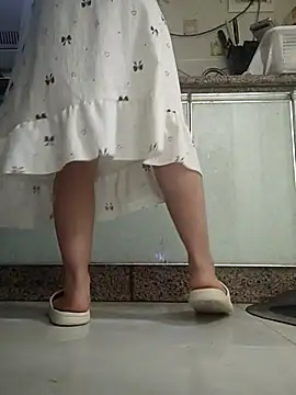 Snapshot of Xiaoyue001 chatting on January 2026 01:03:01 PM Xiaoyue001 online show from January 2026 01:03:01 PM