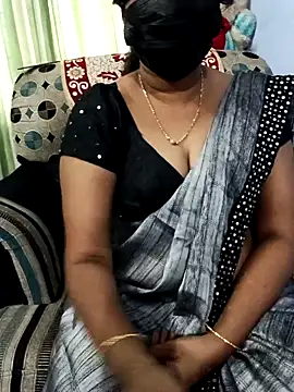 Snapshot of Tinarosy13 chatting on March 2026 06:36:02 AM Tinarosy13 online show from March 2026 06:36:02 AM