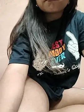 Hot Twinkle online show from April 2026 06:45:02 PM