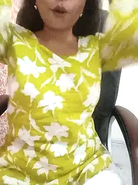 Hot Twinkle online show from April 2026 08:43:02 AM