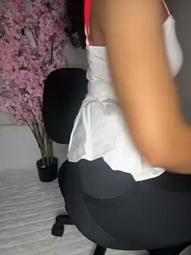 Yasminrosa online show from January 2026 02:09:02 PM