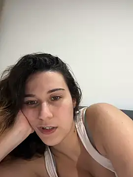 joanaguerreiru online show from March 2026 11:17:01 PM