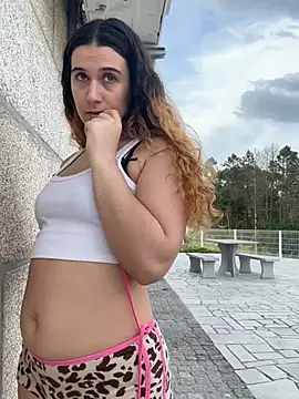 joanaguerreiru online show from April 2026 05:47:02 PM