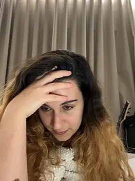 joanaguerreiru online show from March 2026 12:01:01 AM