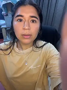 Minico25 online show from April 2026 01:23:01 AM