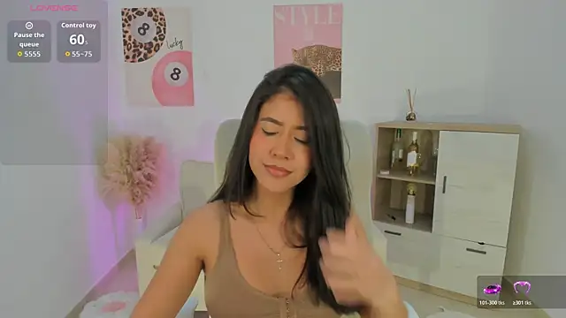 Sussan Monroe online show from April 2026 10:38:01 PM