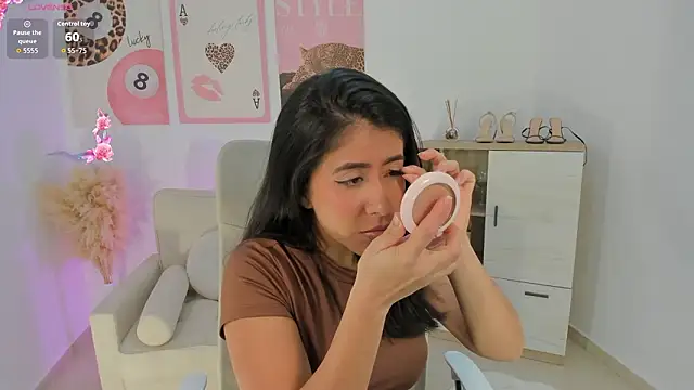 Sussan Monroe online show from March 2026 05:18:01 PM