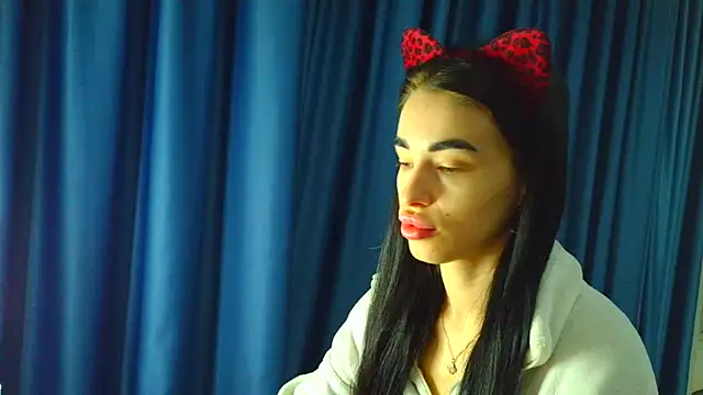 Vlada Elfie online show from March 2026 06:17:02 PM