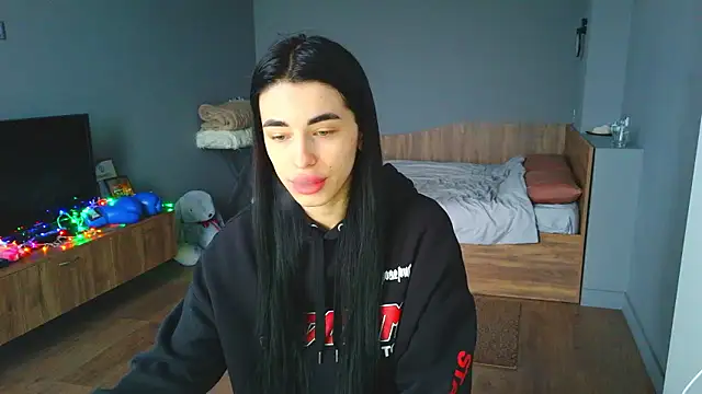 Vlada Elfie online show from April 2026 01:47:01 PM