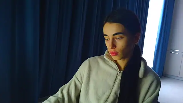 Vlada Elfie online show from February 2026 01:00:01 PM