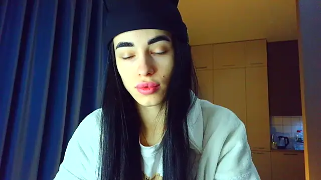 Vlada Elfie online show from January 2026 03:37:01 PM