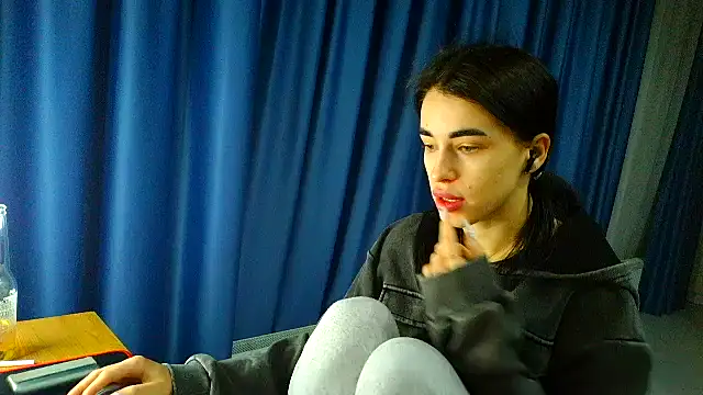 Vlada Elfie online show from March 2026 05:41:02 PM