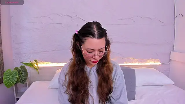 lanna 18  online show from February 2026 12:05:02 PM