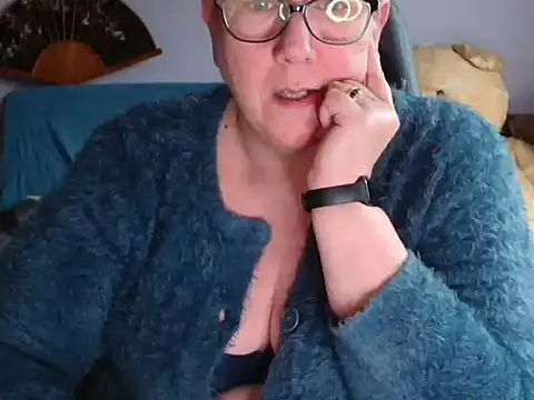 xmyriamx online show from February 2026 09:33:02 AM