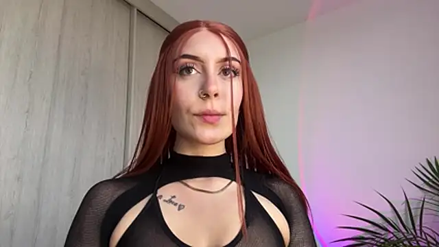 alesziarose  online show from May 2026 10:41:02 PM