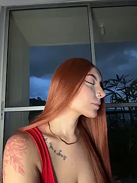 alesziarose  online show from February 2026 11:28:02 PM