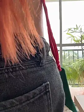 alesziarose  online show from February 2026 10:33:01 PM