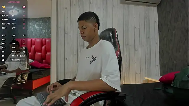  erick j online show from April 2026 07:59:02 PM